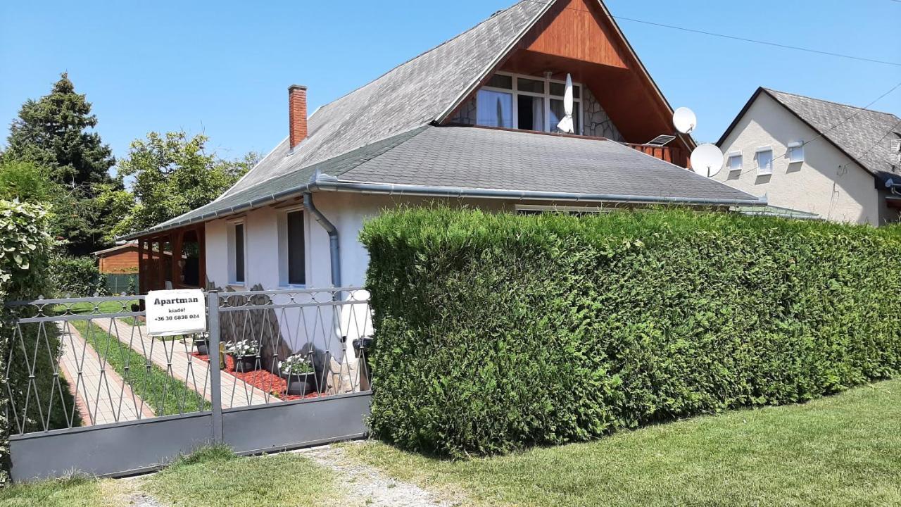 Munkacsy Apartmanok Balatonfenyves Bagian luar foto