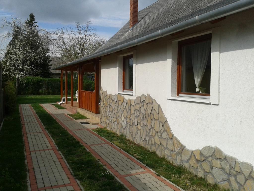 Munkacsy Apartmanok Balatonfenyves Bagian luar foto